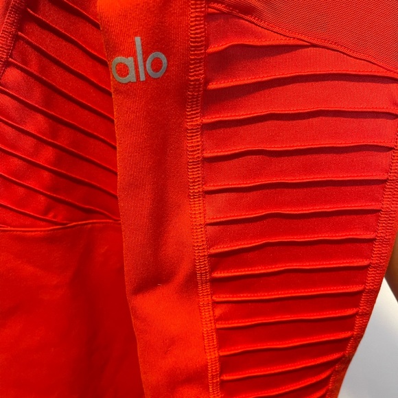 ALO Yoga Leggings Small Red Moto High Rise Workout - Picture 3 of 4